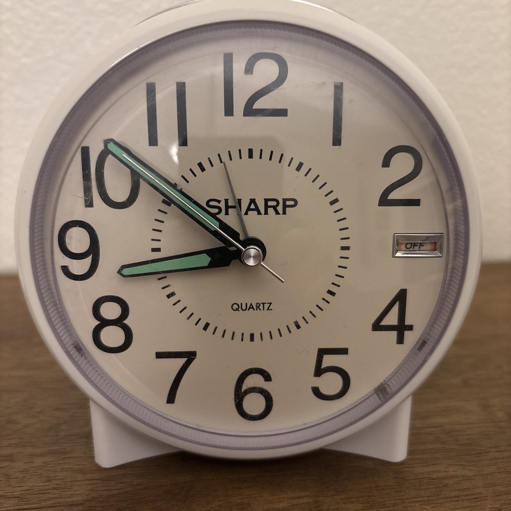Sharp SPC127A Quartz Analog Alarm Clock W/ Glow In The Dark Hands - Works